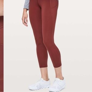 Lululemon Final Lap crop 23” in Savannah